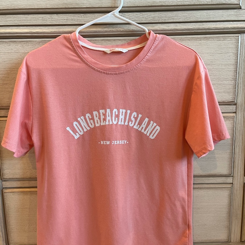 Comfy apricot colored tee 🍑